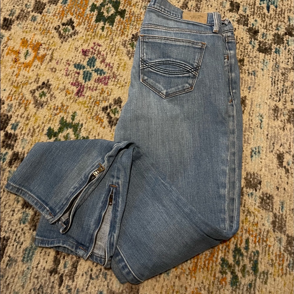 Abercrombie zip detail bottom
